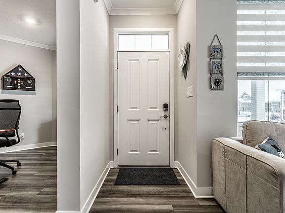 5th image of 4985 E Amesbury Pl