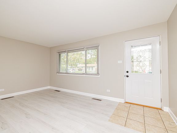 3rd image of 1523 Freeland Ave