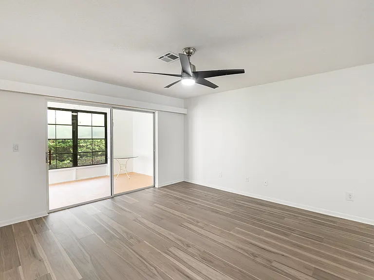 255 Paradise Blvd #11 — Photo 5
