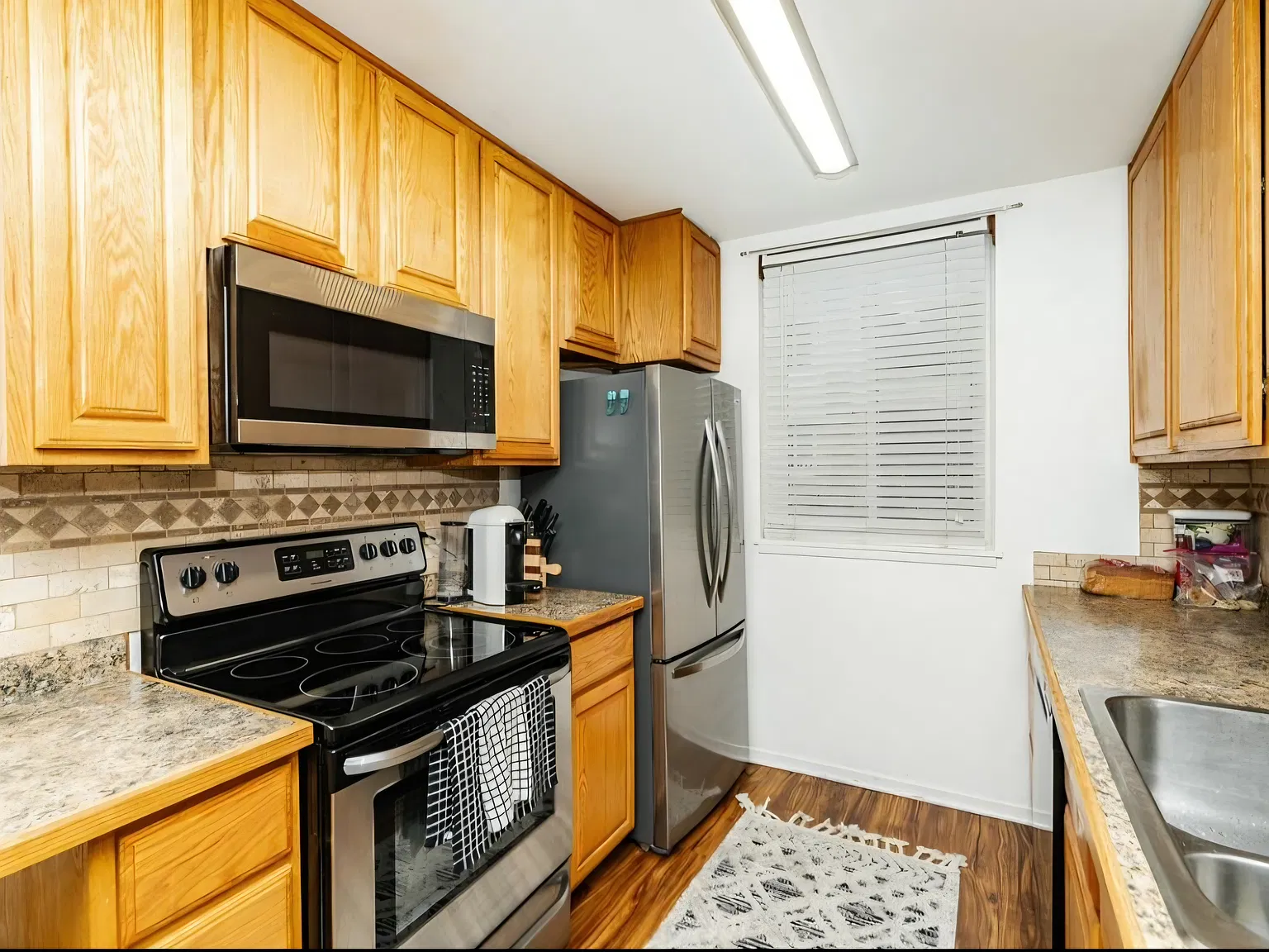 2 bed, 937 sqft, $1,400 — Photo 3