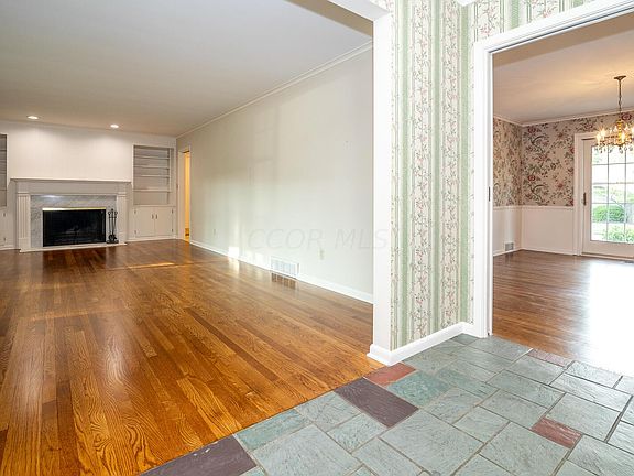 5th image of 3820 Surrey Hill Pl