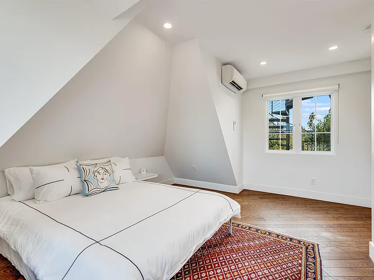 7135 Olivetas Ave — Photo 31