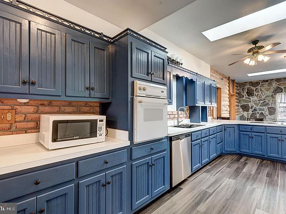 5th image of 8605 Hampton Valley Rd