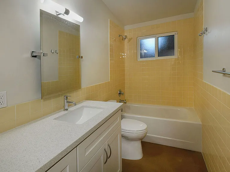 1445 N Arcadia Ave — Photo 22