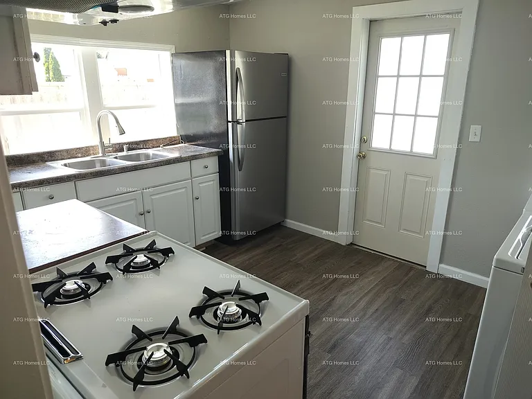 510 Parkway Dr — Photo 3