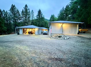 1969 Holcomb Springs Rd, Gold Hill, OR 97525