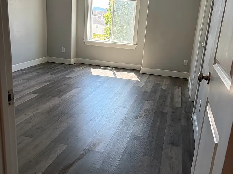 2412 N 200 E — Photo 9