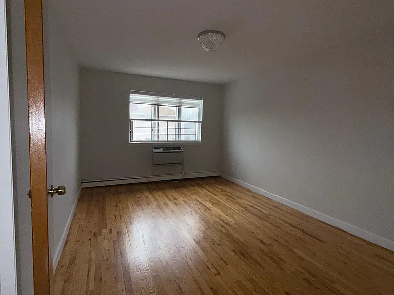2655 E 21st St #3 — Photo 13