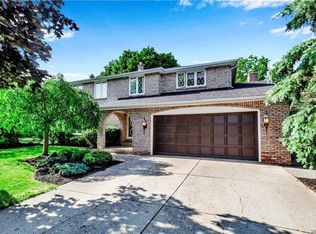 25 Old Schoolhouse Rd, Lancaster, NY 14086