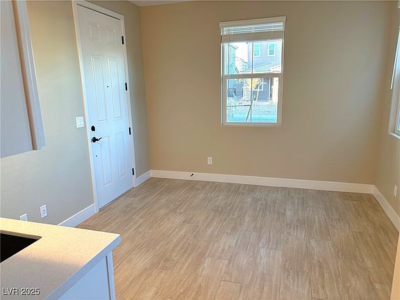 5th image of 9813 Belikove Manor Ave