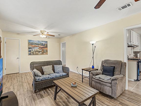 5th image of 54 N University Blvd