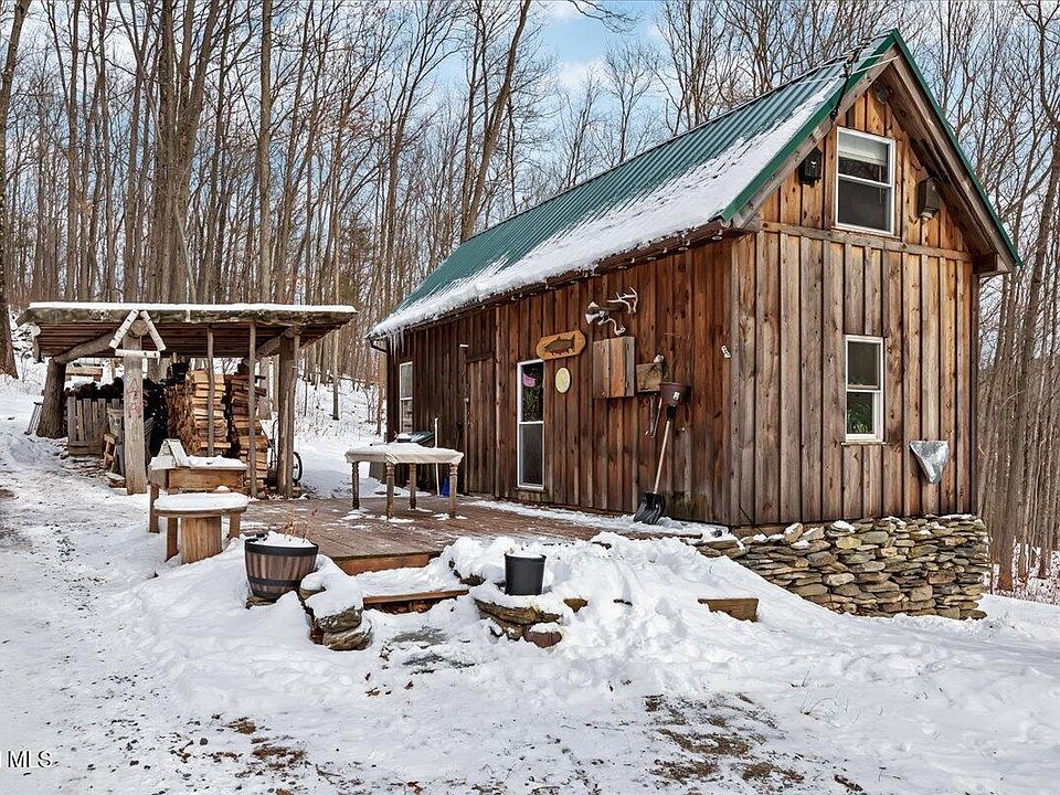 1st image of 277 Breese Hollow Road