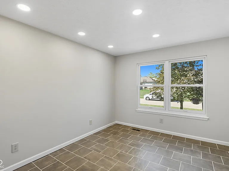 7975 Meadow Bend Cir — Photo 7