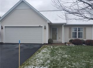 12 Winter Rdg, Spencerport, NY 14559
