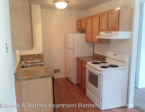 2nd image of 2746 Golfside Dr APT 515
