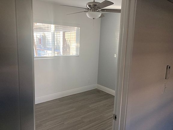2nd image of 2960-2980 Clairemont Sq #39
