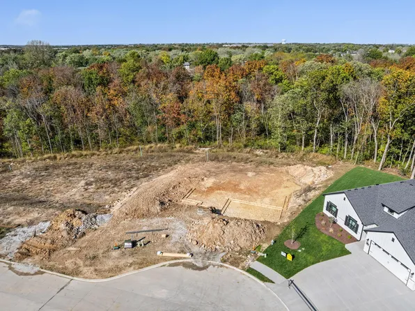 2005 Stone Mountain Pkwy, Columbia, MO 65201