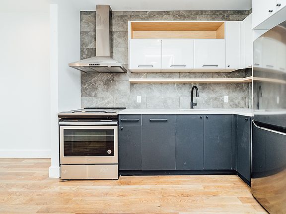 3rd image of 916 Bergen St #5N