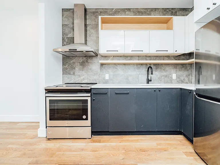 916 Bergen St #5M — Photo 3