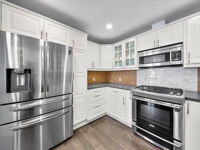 110 S Guadalupe Ave APT 4, Redondo Beach, CA, 90277