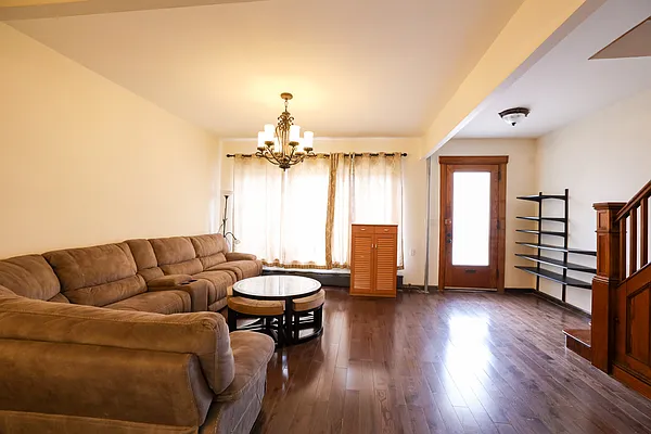 Rented by Sorensens Parkview Terrace Real Estate Inc | media 31