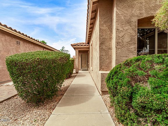 5th image of 2774 W KRISTINA Avenue