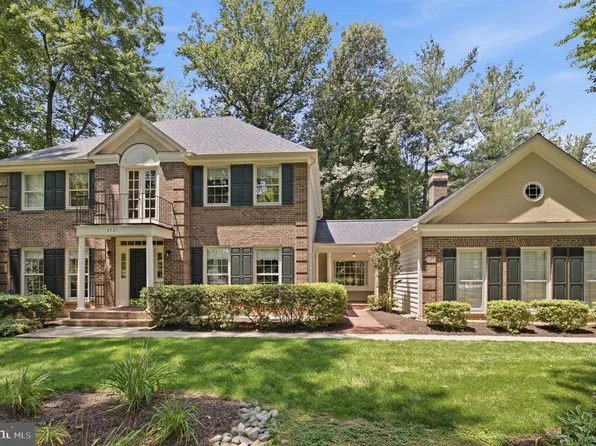 9721 S Park Cir, Fairfax Station, VA 22039