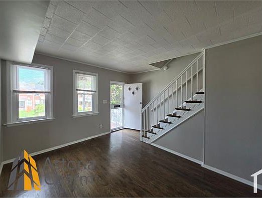 5th image of 1418 Dukeland St