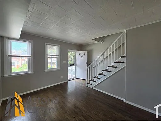 1418 Dukeland St — Photo 5