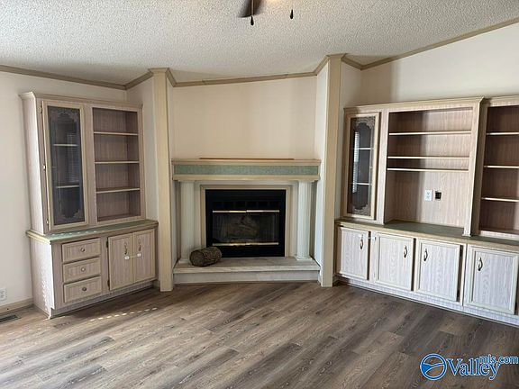 4th image of 185 Lakefront Dr