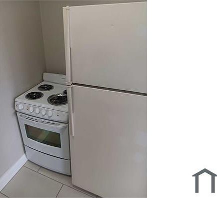 5th image of 3311 18th Ave S #5