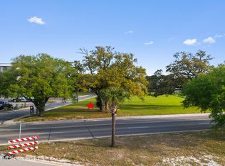 1542 Beach Dr, Gulfport, MS 39507