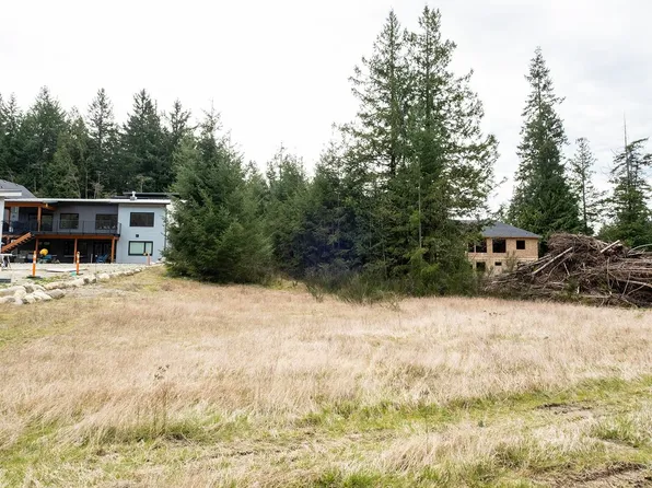 1221 Castle Rd, Sunshine Coast, BC V0N 1V5