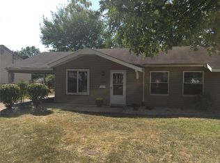 12157 Parkwood Pl, Maryland Heights, MO 63043