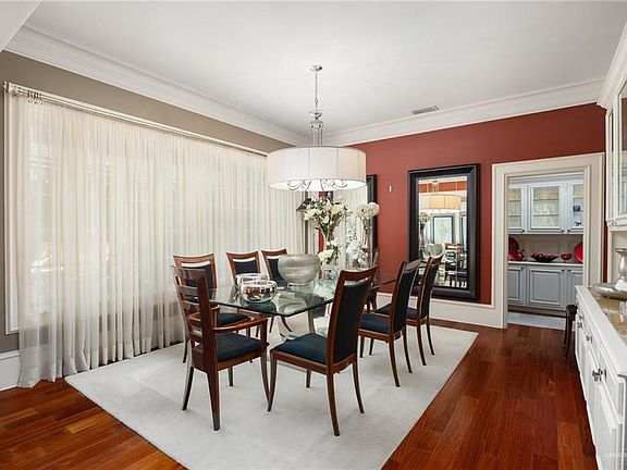5th image of 608 E Newport Ln