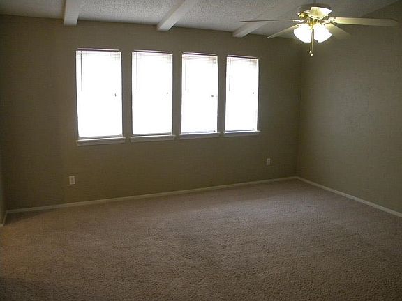 3rd image of 6209 NW Maple Ave