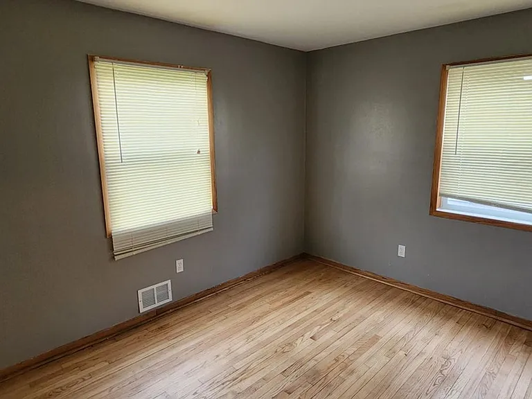 8109-8111 W Villard Ave. (Duplex) — Photo 2