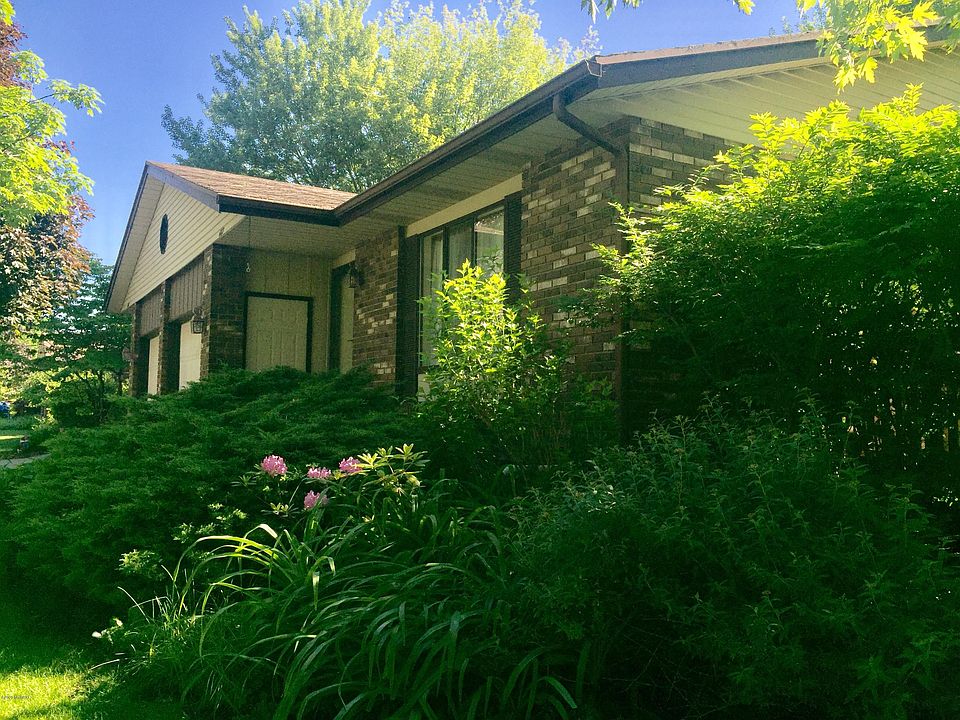 2nd image of 487 Amity Ln #11