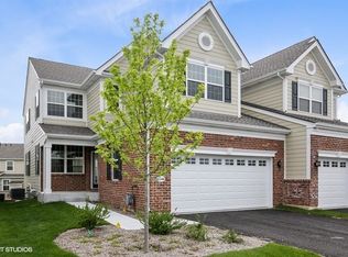 1244 Falcon Ridge Dr #112, Elgin, IL 60124