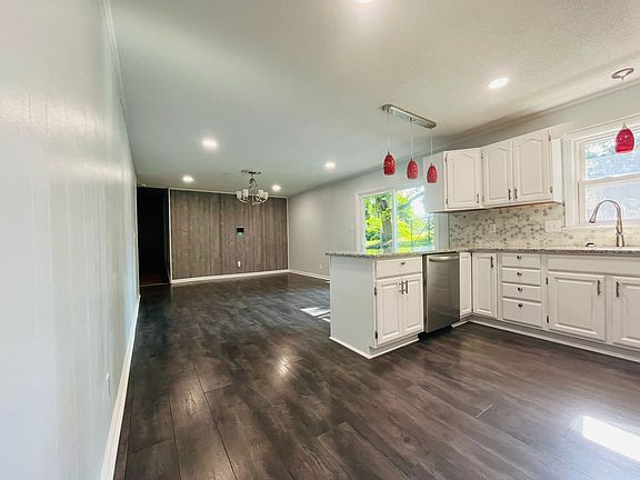 5th image of 873 Bedrock Dr