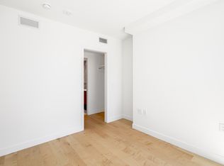 135 E 13th St #706, North Vancouver, BC