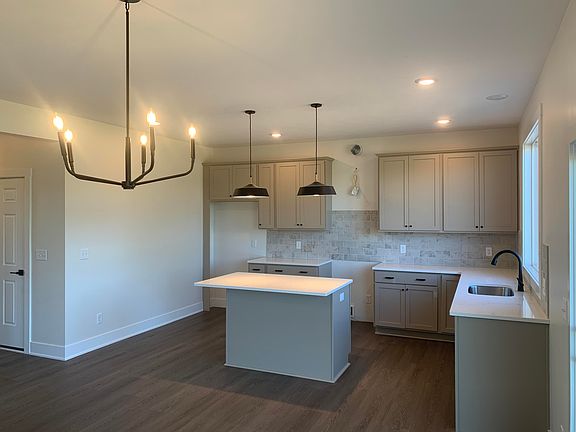 4th image of 10505 Winnie Ln