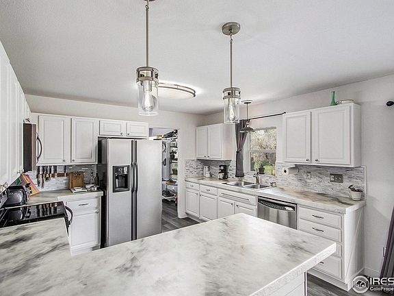 4th image of 121 Victoria Dr