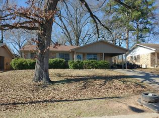 8802 Westbrook Pl, Shreveport, LA 71108