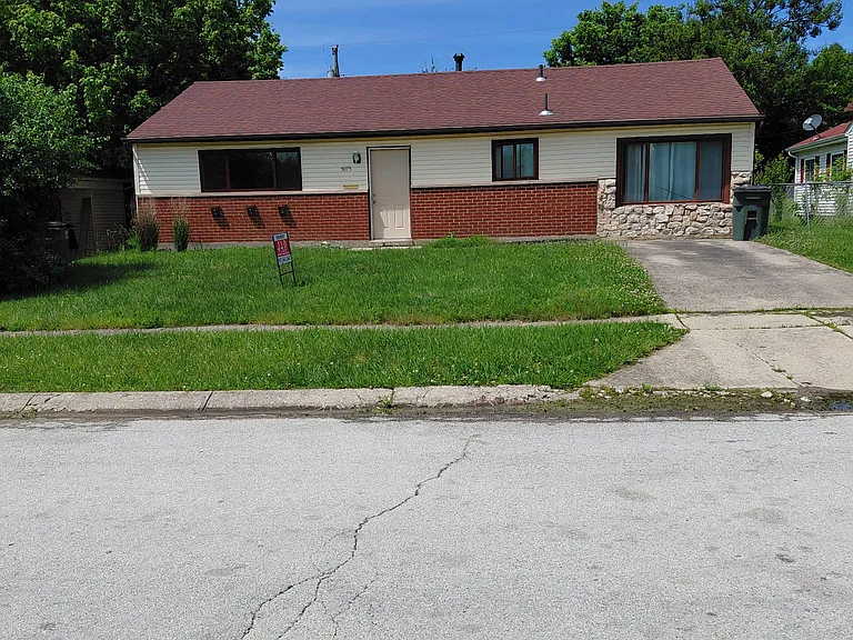 5075 Hackett Dr — Photo 1