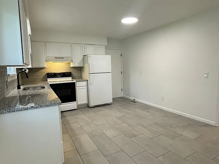 131 N Fairwood Ave — Photo 10