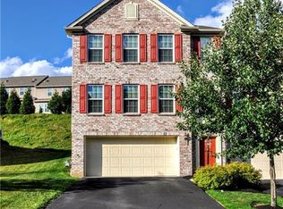 323 Maple Ridge Dr, Canonsburg, PA 15317