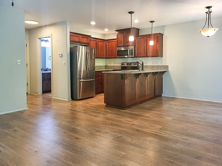 407 & 409 Madrona Ave SE — Photo 10
