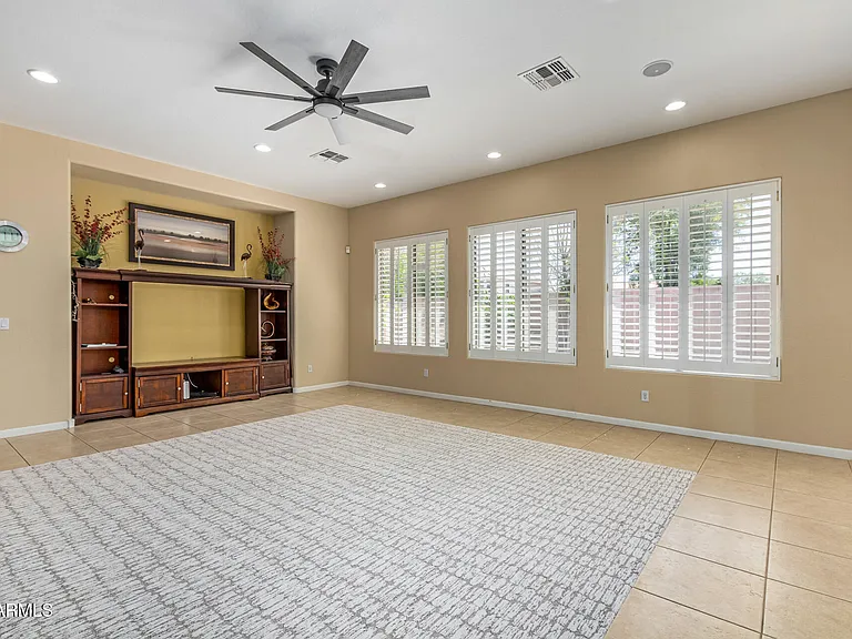 1687 E Carob Dr — Photo 7
