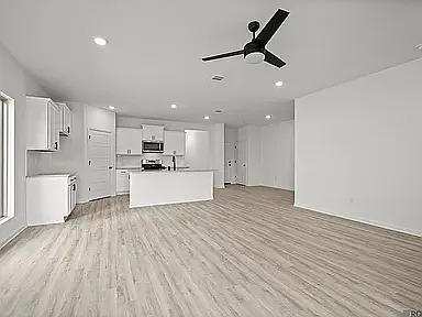 5 bed, 2029 sqft, $2,800 — Photo 4